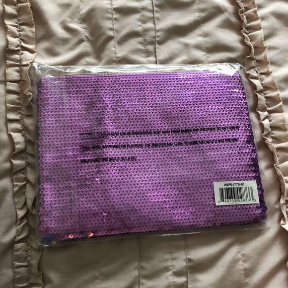 Fun sequin makeup bag - Picture 2 of 2